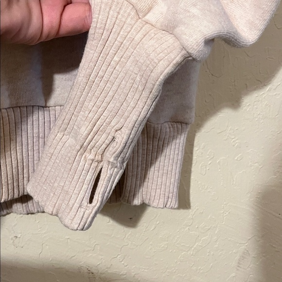 ALO Yoga Cream Turtleneck Sweatshirt - Picture 4 of 10